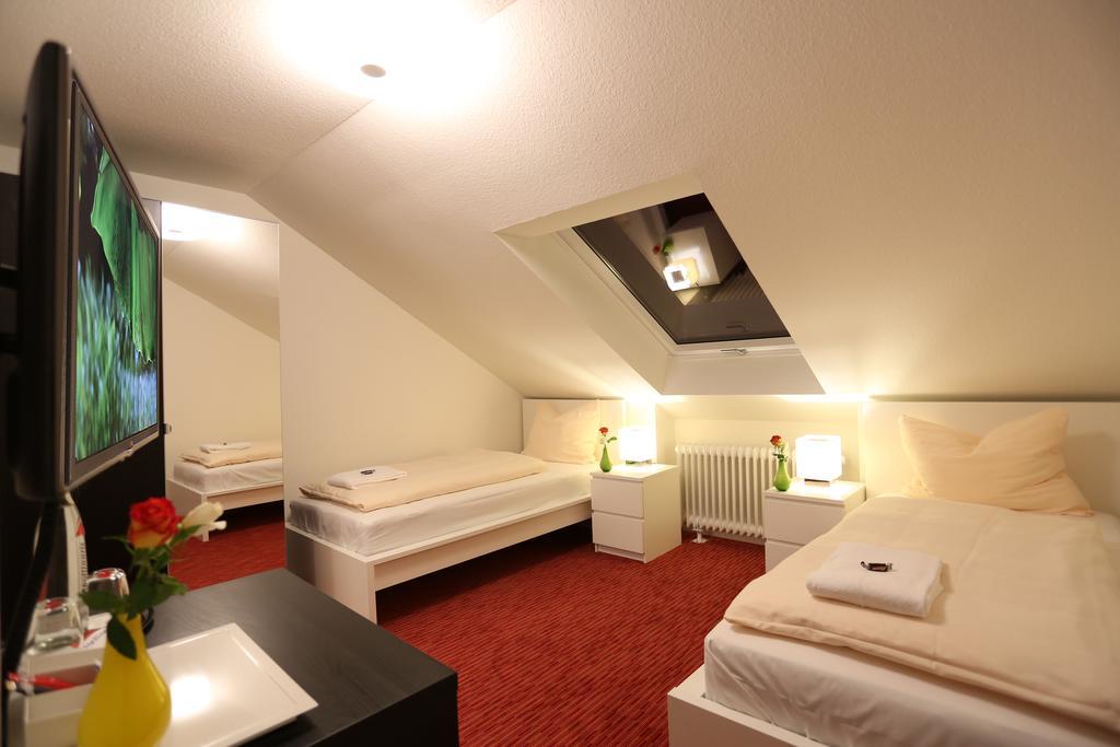 Mille Stelle Hotel Eggenstein-Leopoldshafen Dış mekan fotoğraf
