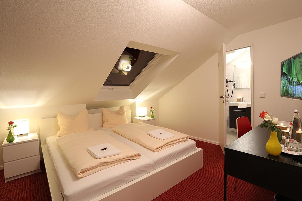 Mille Stelle Hotel Eggenstein-Leopoldshafen Dış mekan fotoğraf