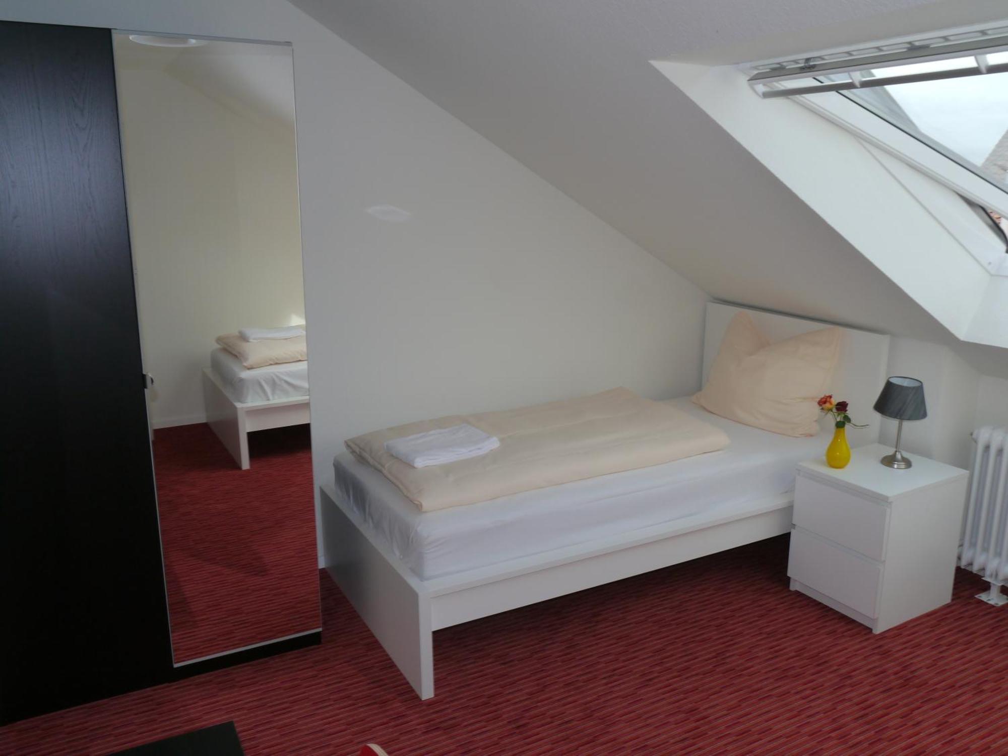 Mille Stelle Hotel Eggenstein-Leopoldshafen Oda fotoğraf